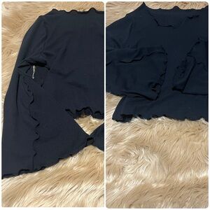 Lettuce Edging V Neck Trumpet Sleeve